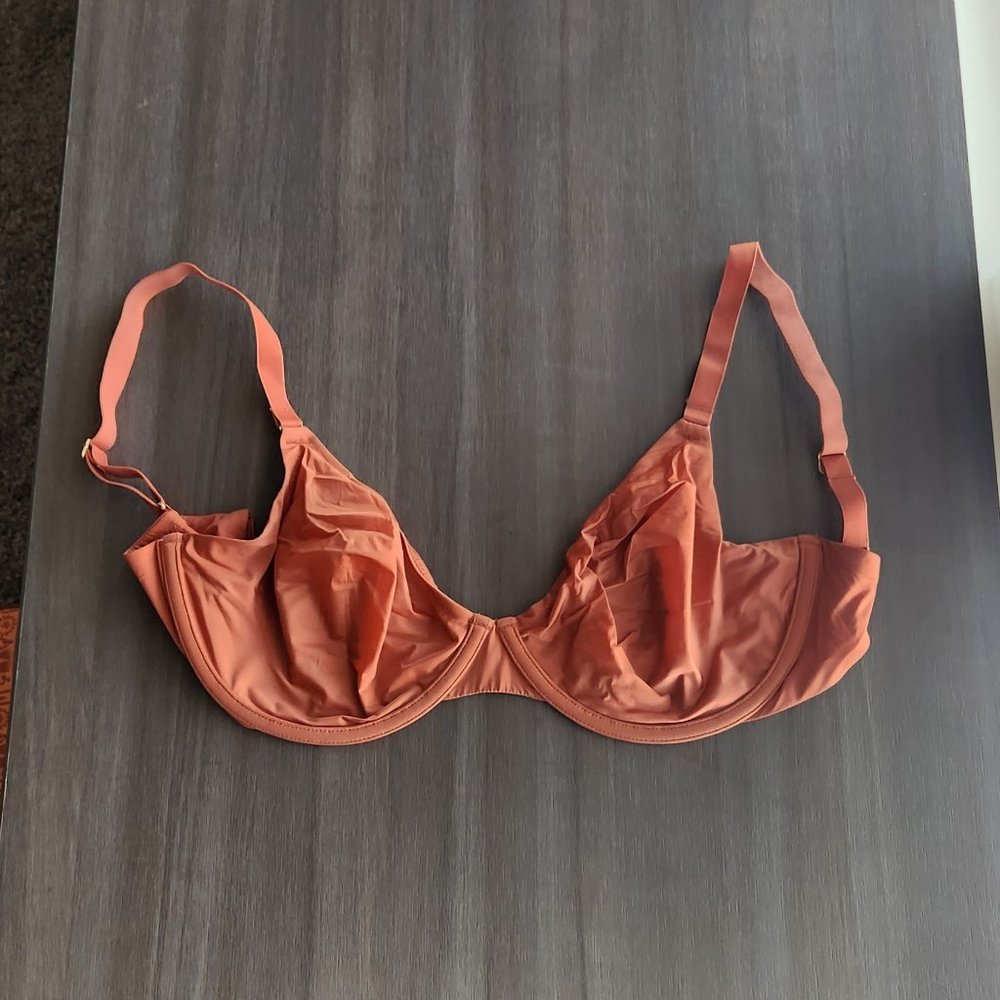 NWOT Clay CUUP Unlined The Triangle Microfiber Bra
